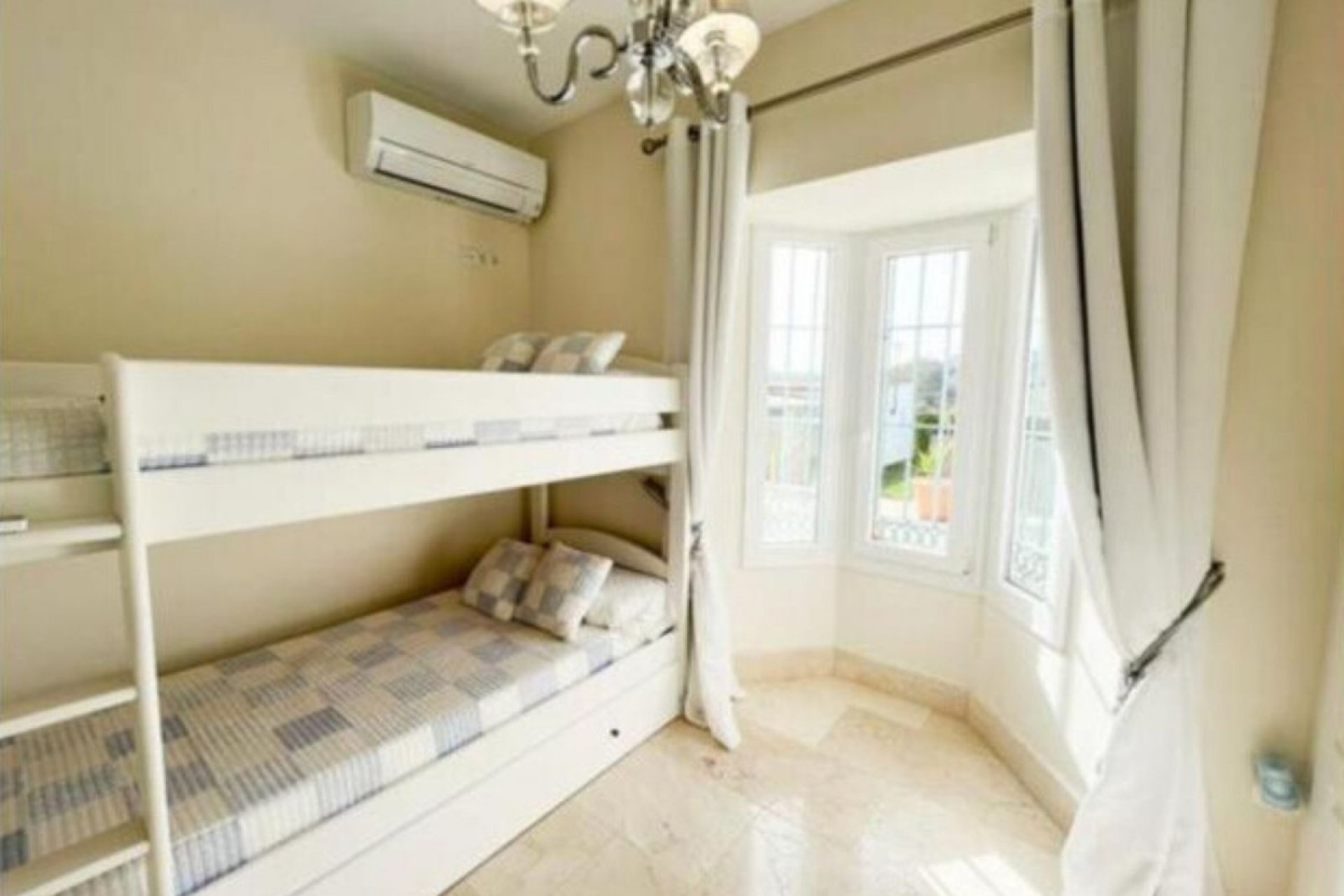 Resale - House - Detached Villa - San Roque