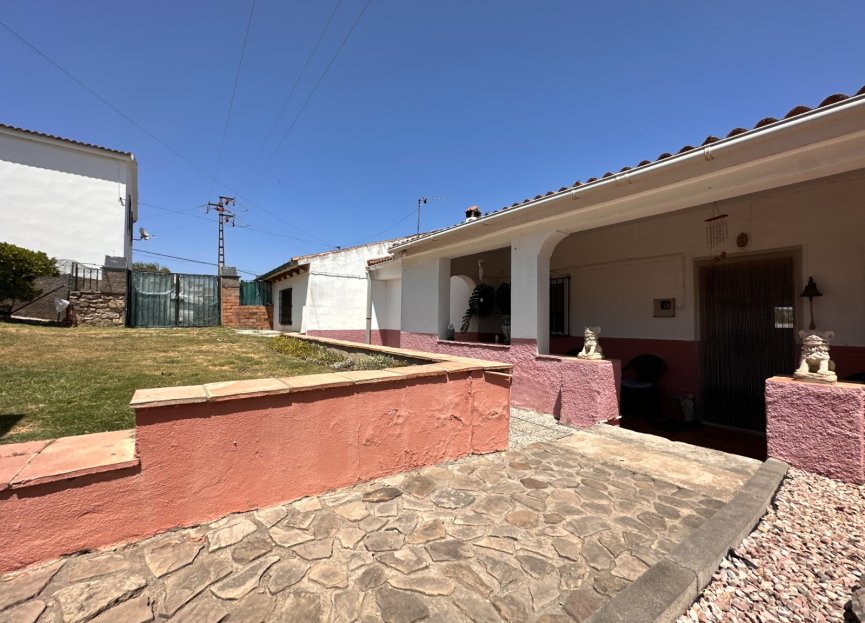 Resale - House - Detached Villa - Sotogrande