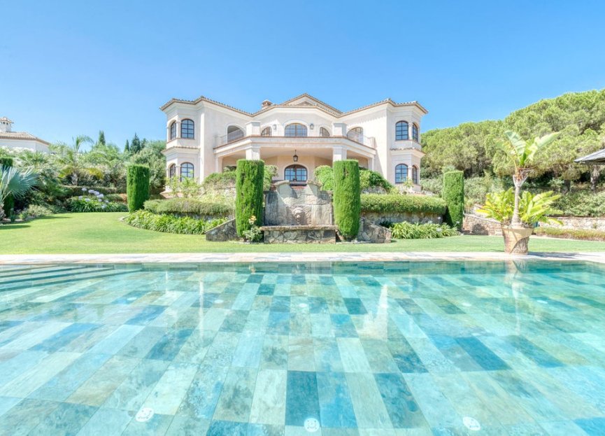 Resale - House - Detached Villa - Sotogrande