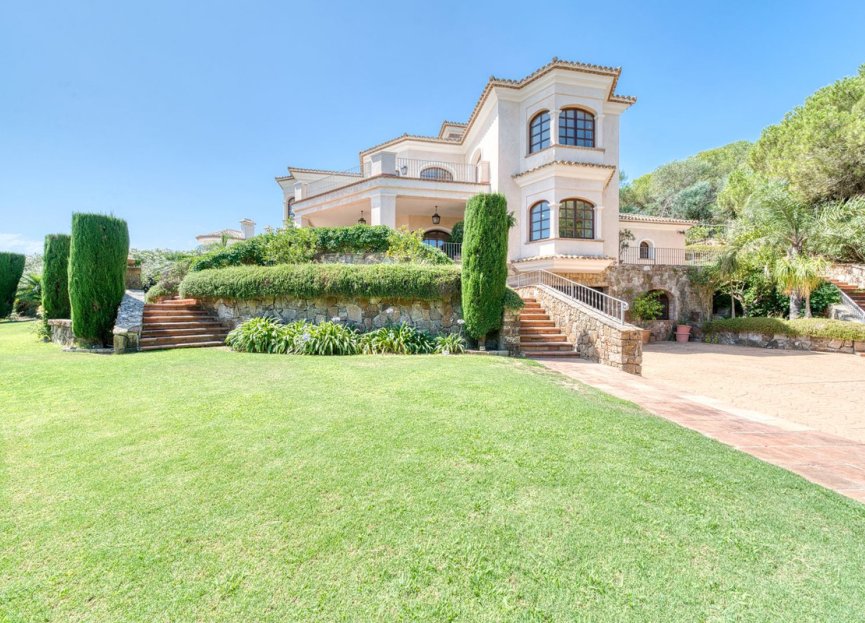 Resale - House - Detached Villa - Sotogrande