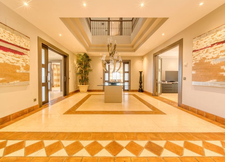 Resale - House - Detached Villa - Sotogrande