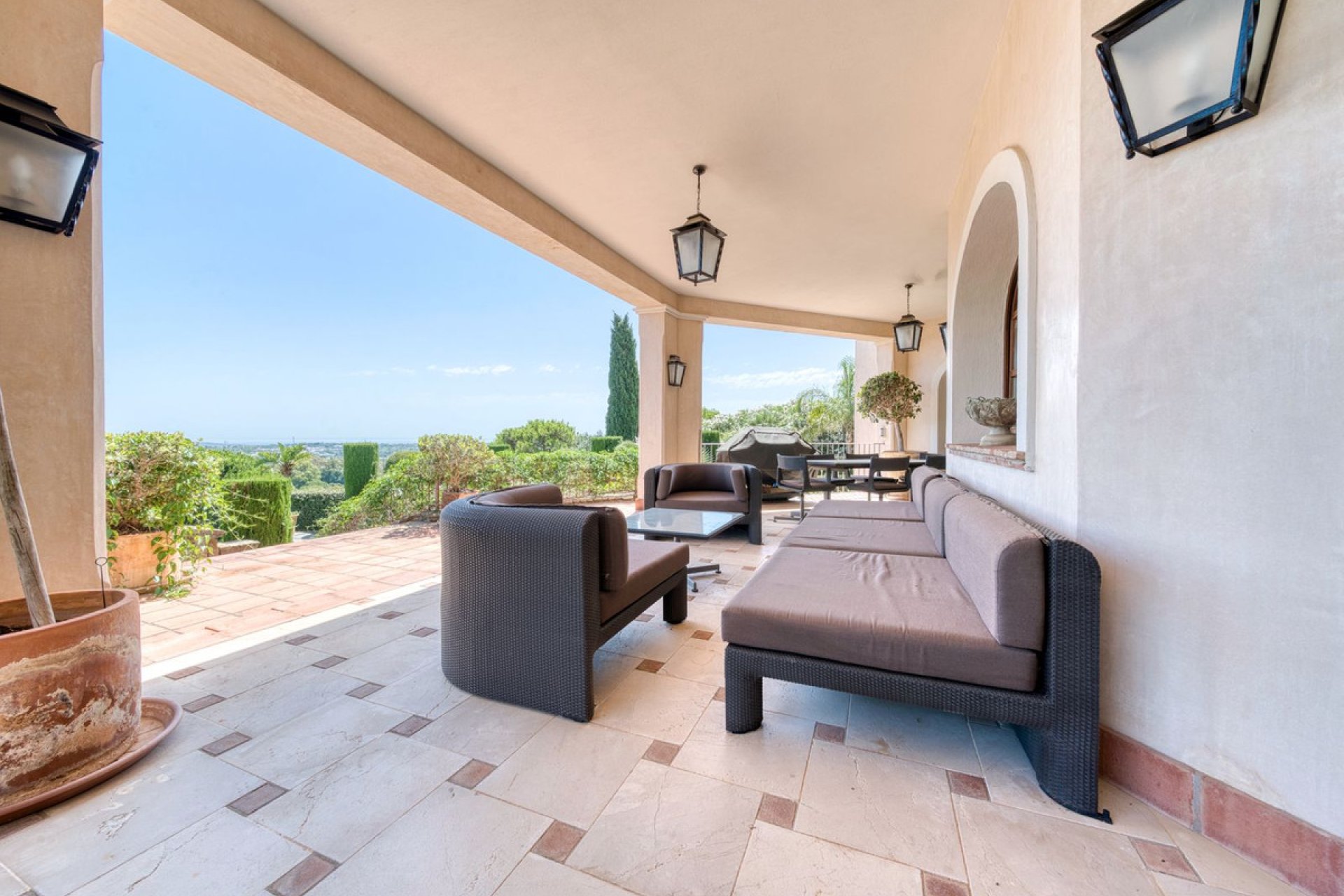 Resale - House - Detached Villa - Sotogrande