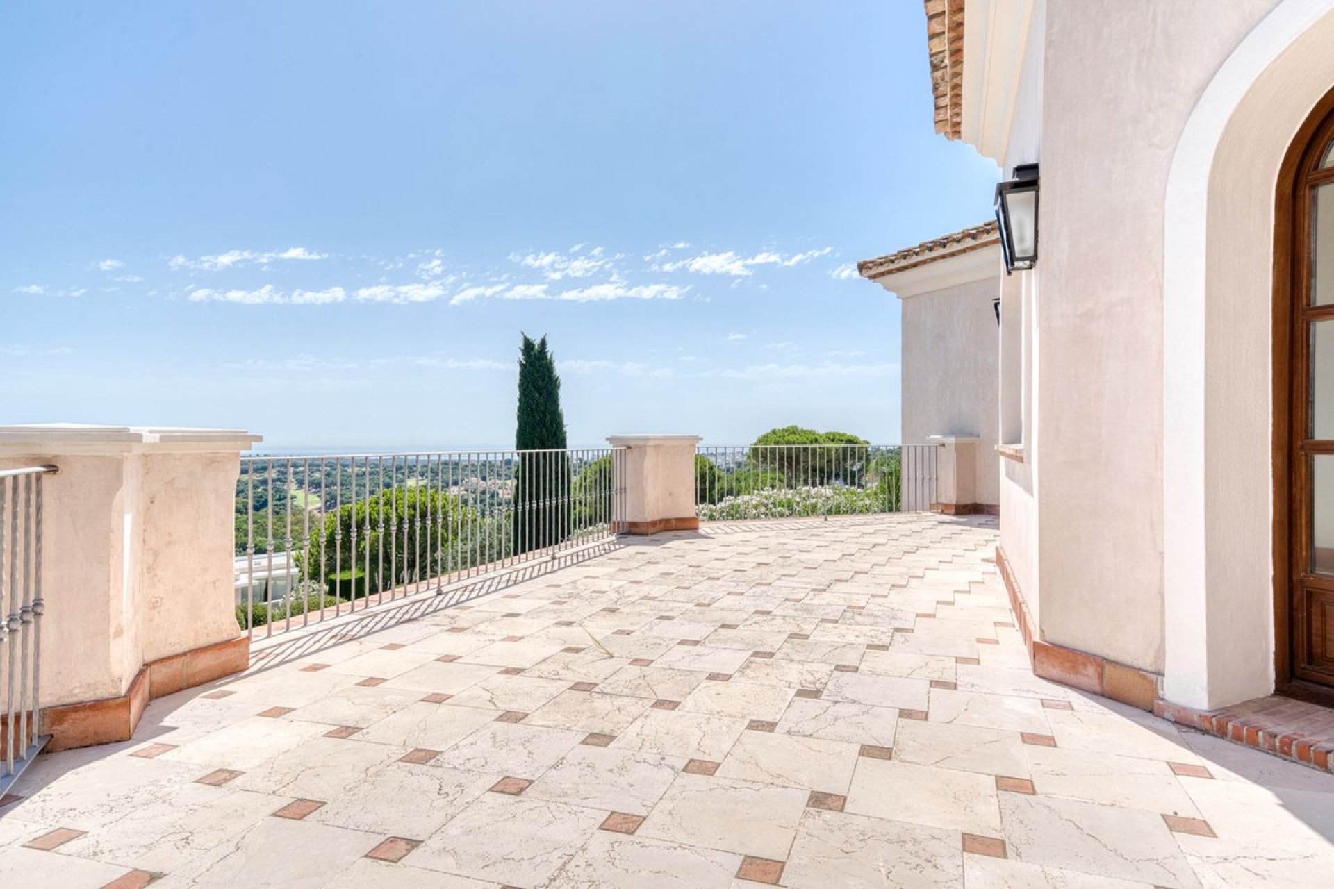 Resale - House - Detached Villa - Sotogrande