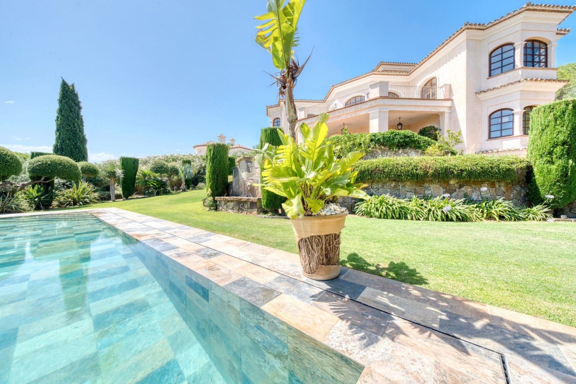 Resale - House - Detached Villa - Sotogrande