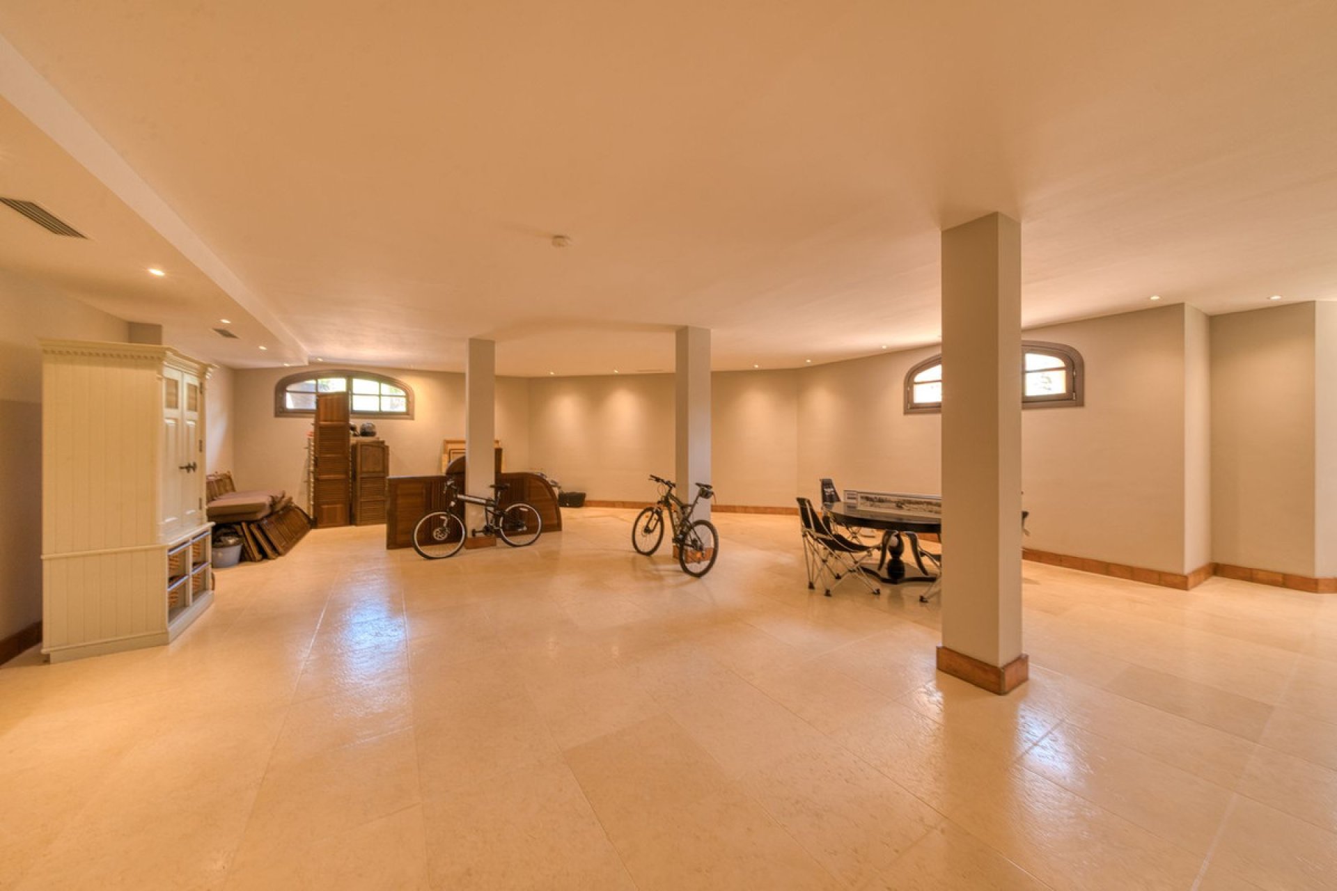 Resale - House - Detached Villa - Sotogrande