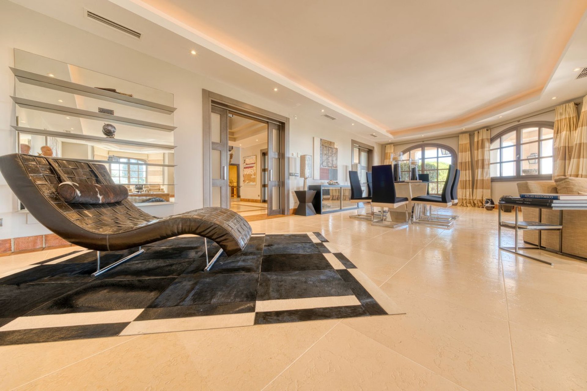 Resale - House - Detached Villa - Sotogrande