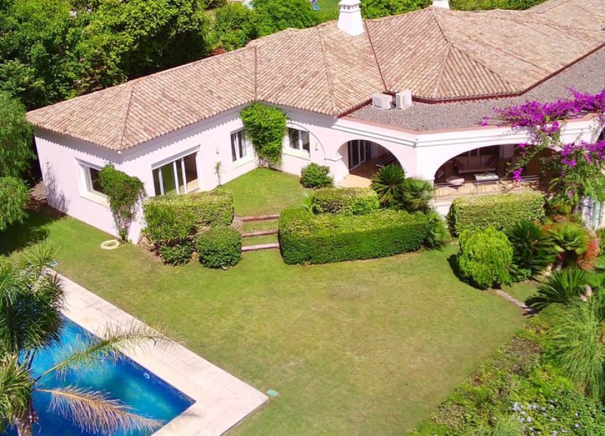 Resale - House - Detached Villa - Sotogrande