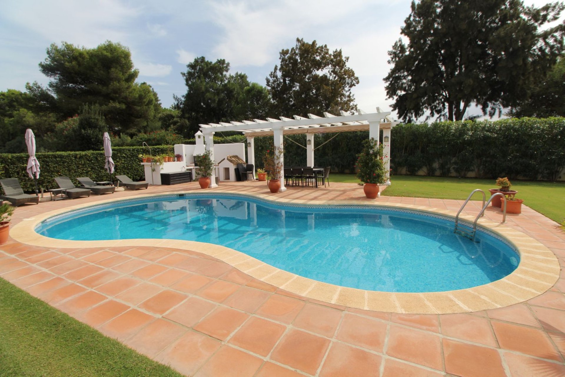 Resale - House - Detached Villa - Sotogrande