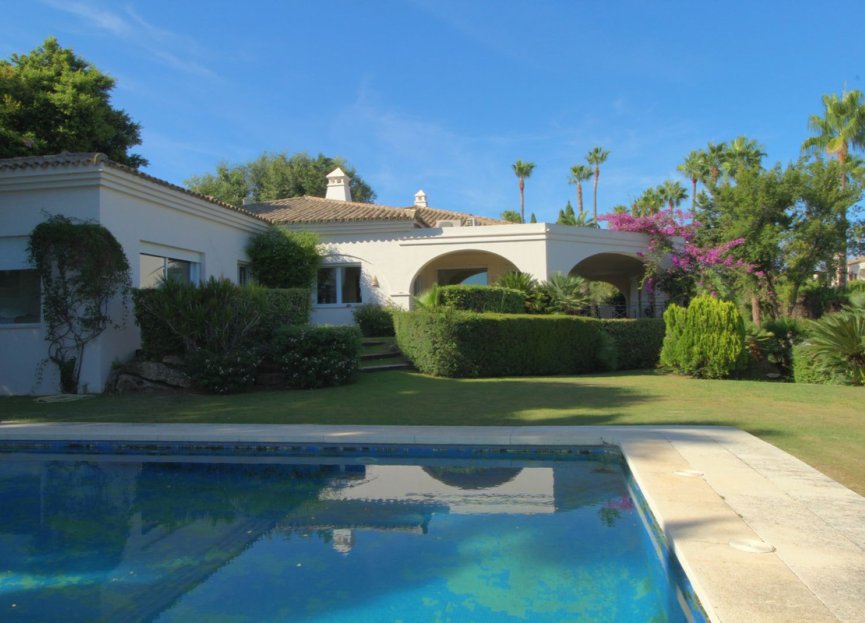 Resale - House - Detached Villa - Sotogrande