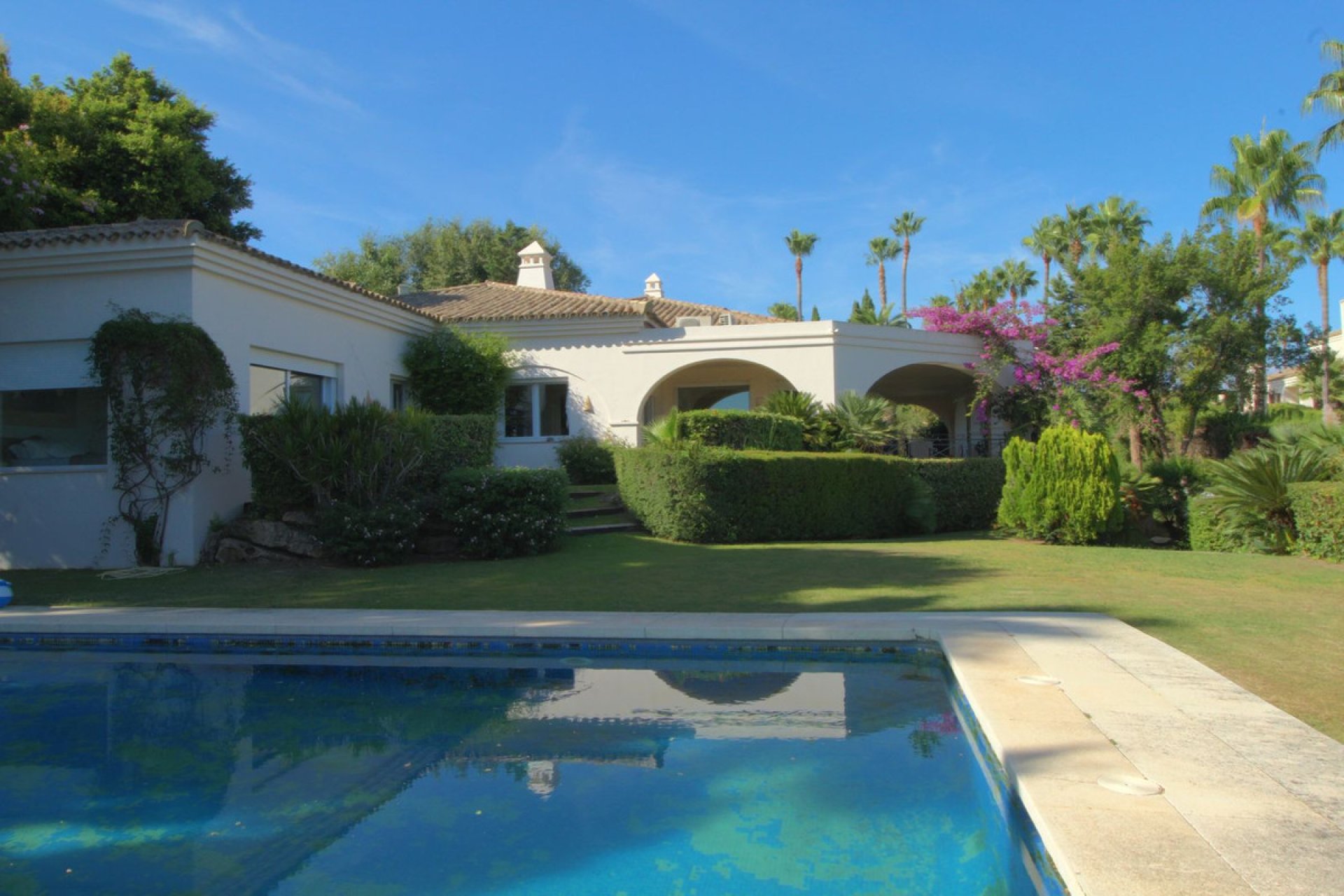 Resale - House - Detached Villa - Sotogrande