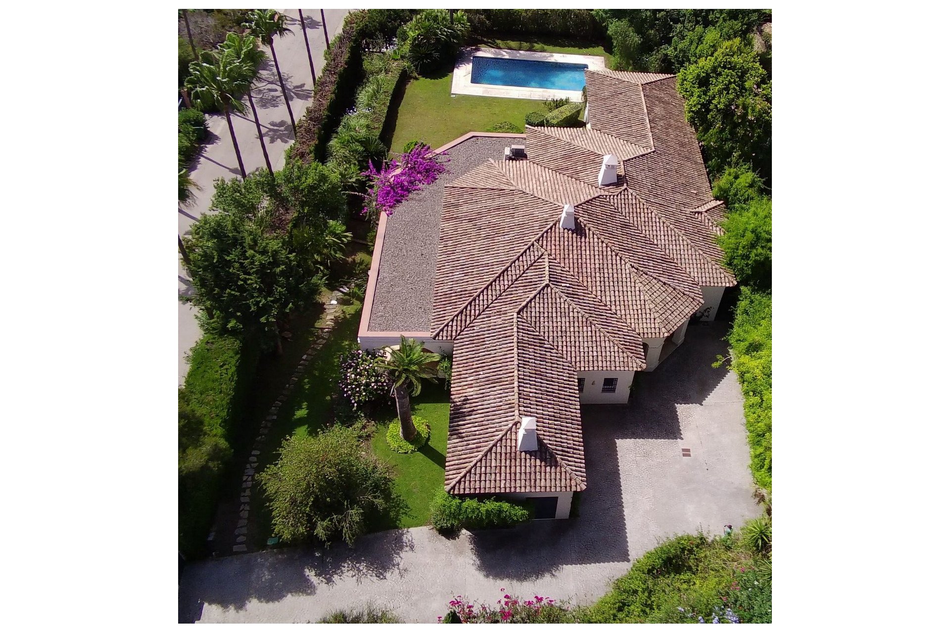 Resale - House - Detached Villa - Sotogrande