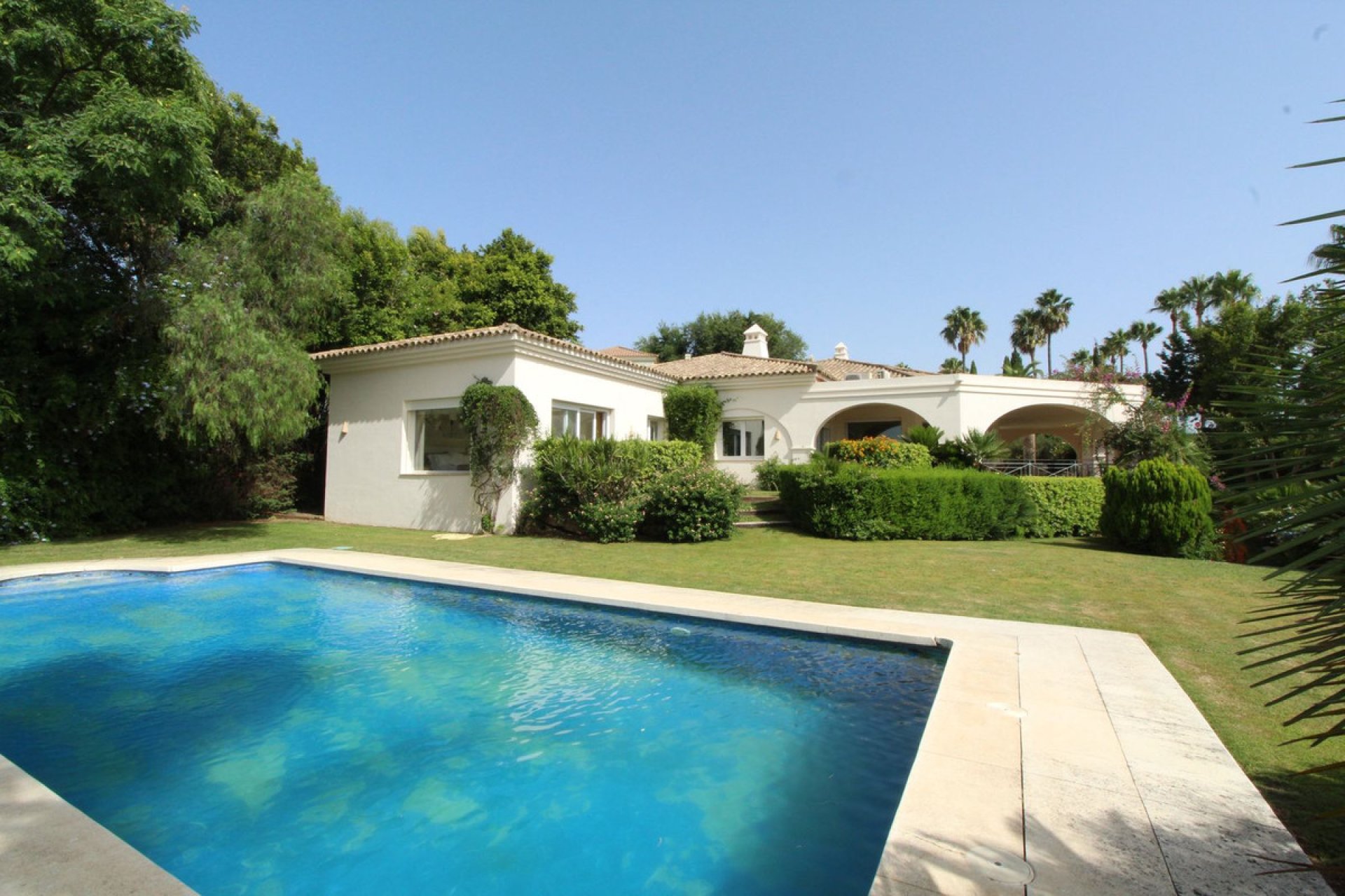 Resale - House - Detached Villa - Sotogrande