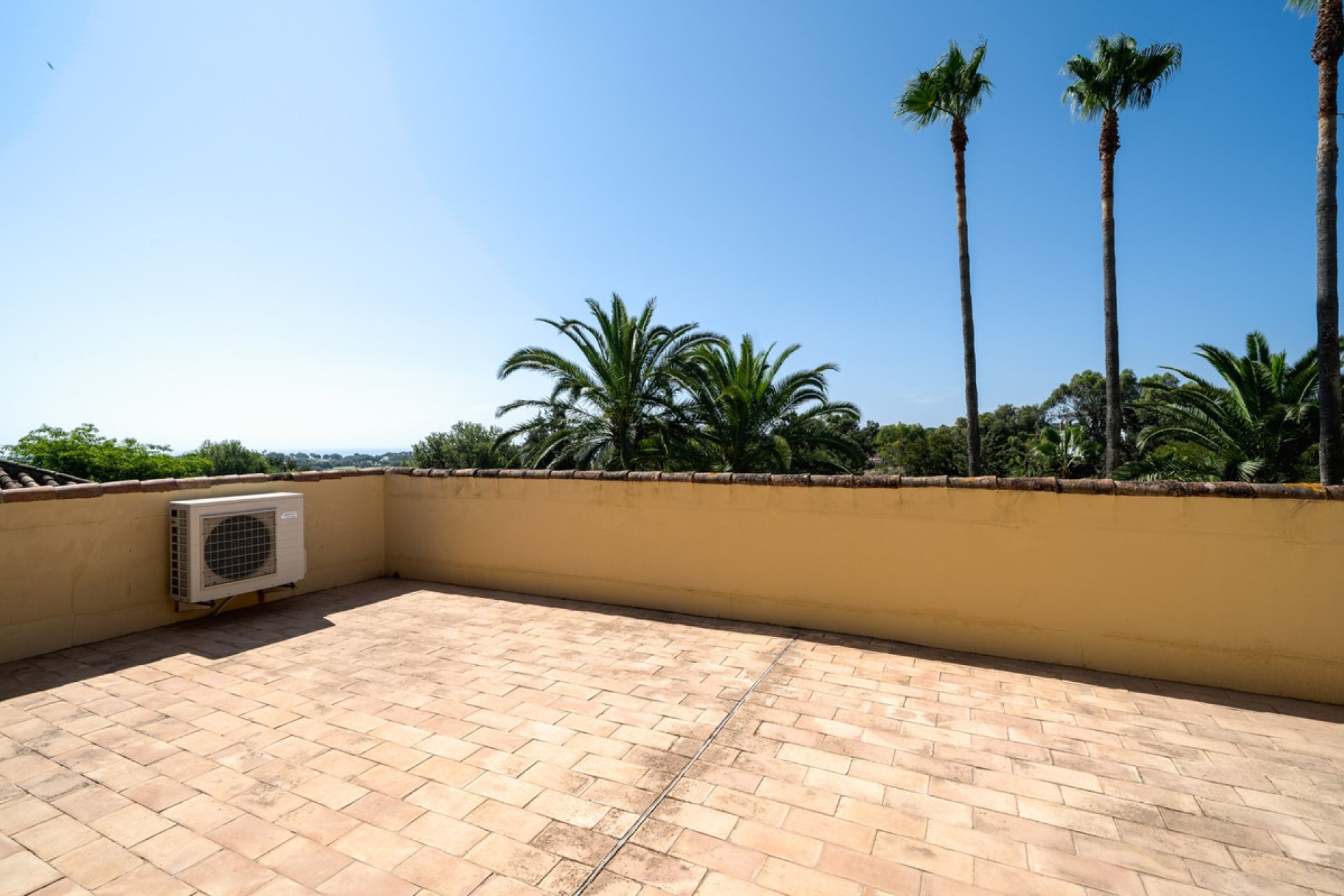 Resale - House - Detached Villa - Sotogrande