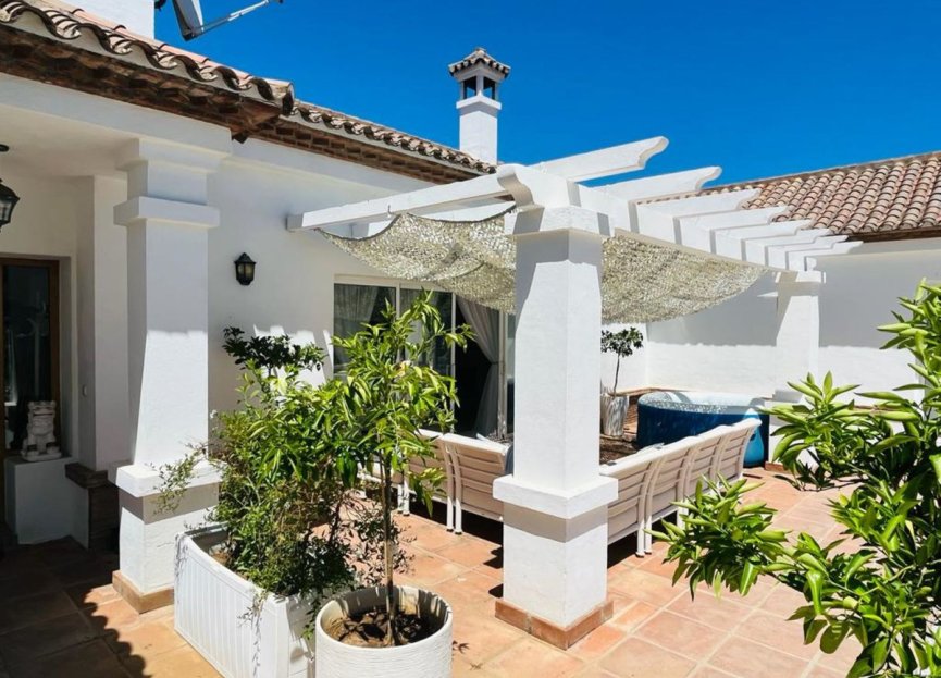 Resale - House - Detached Villa - Sotogrande