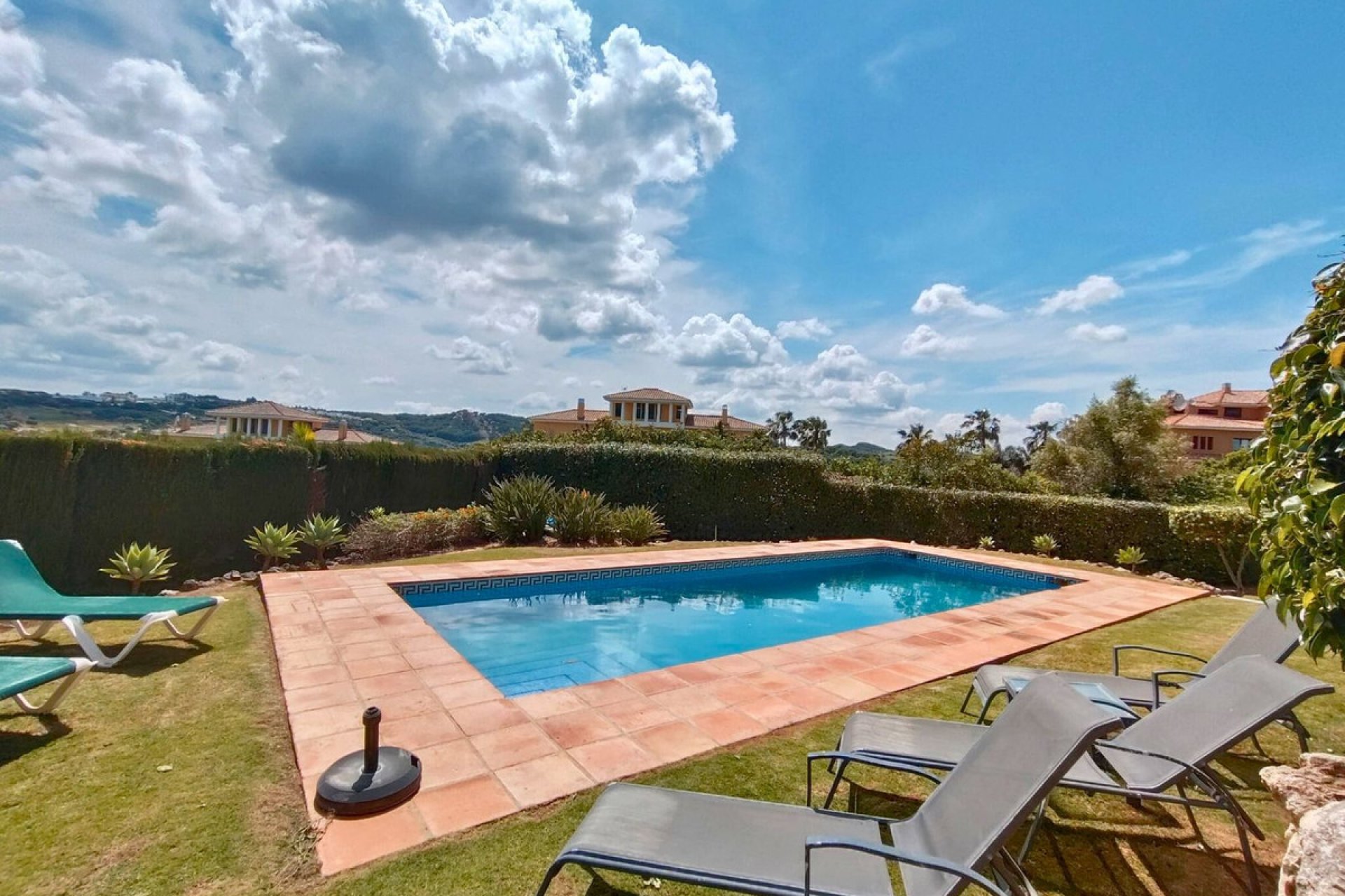 Resale - House - Detached Villa - Sotogrande