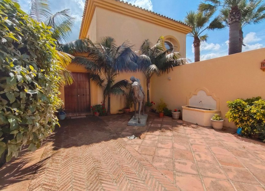 Resale - House - Detached Villa - Sotogrande