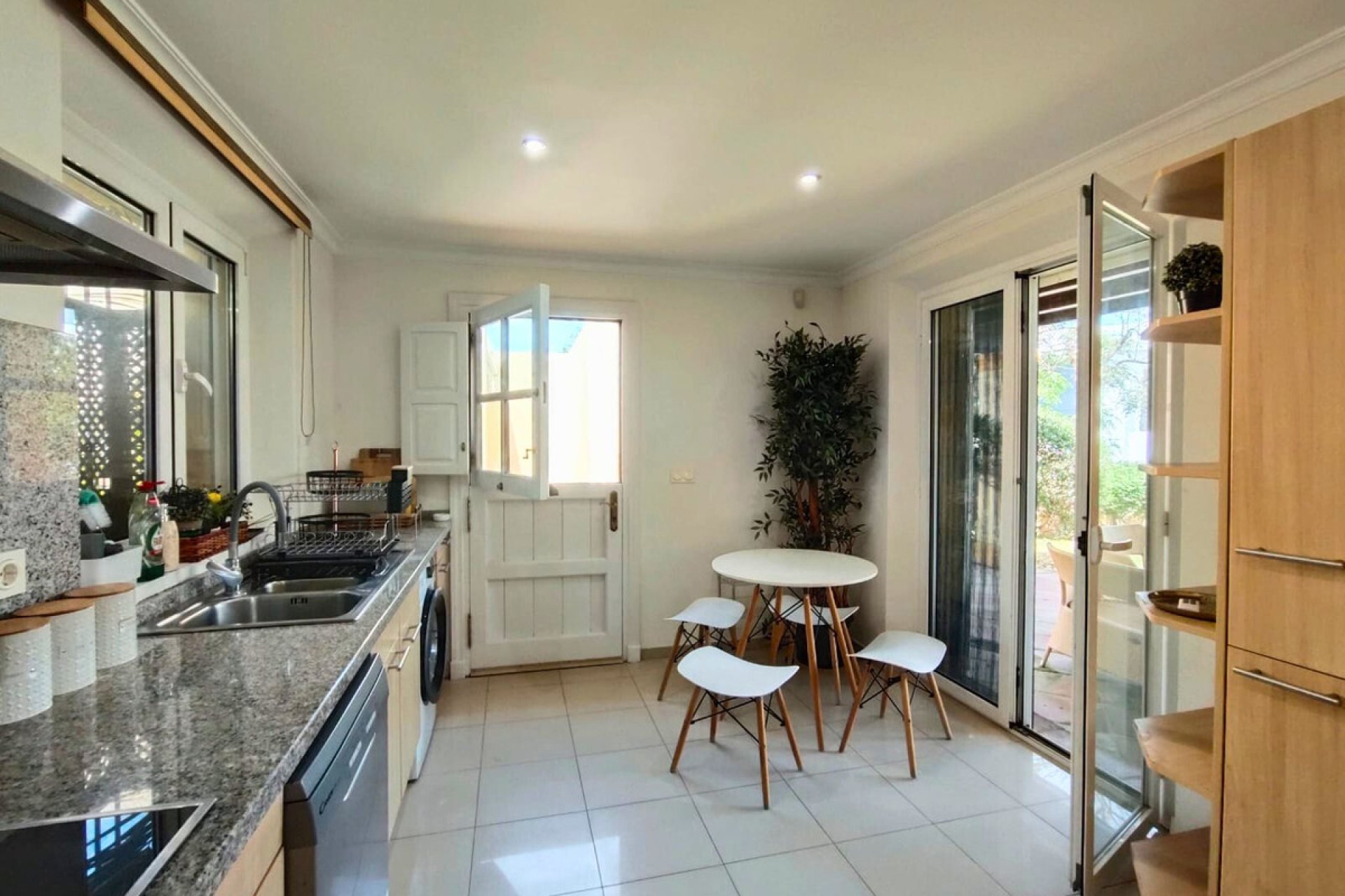 Resale - House - Detached Villa - Sotogrande