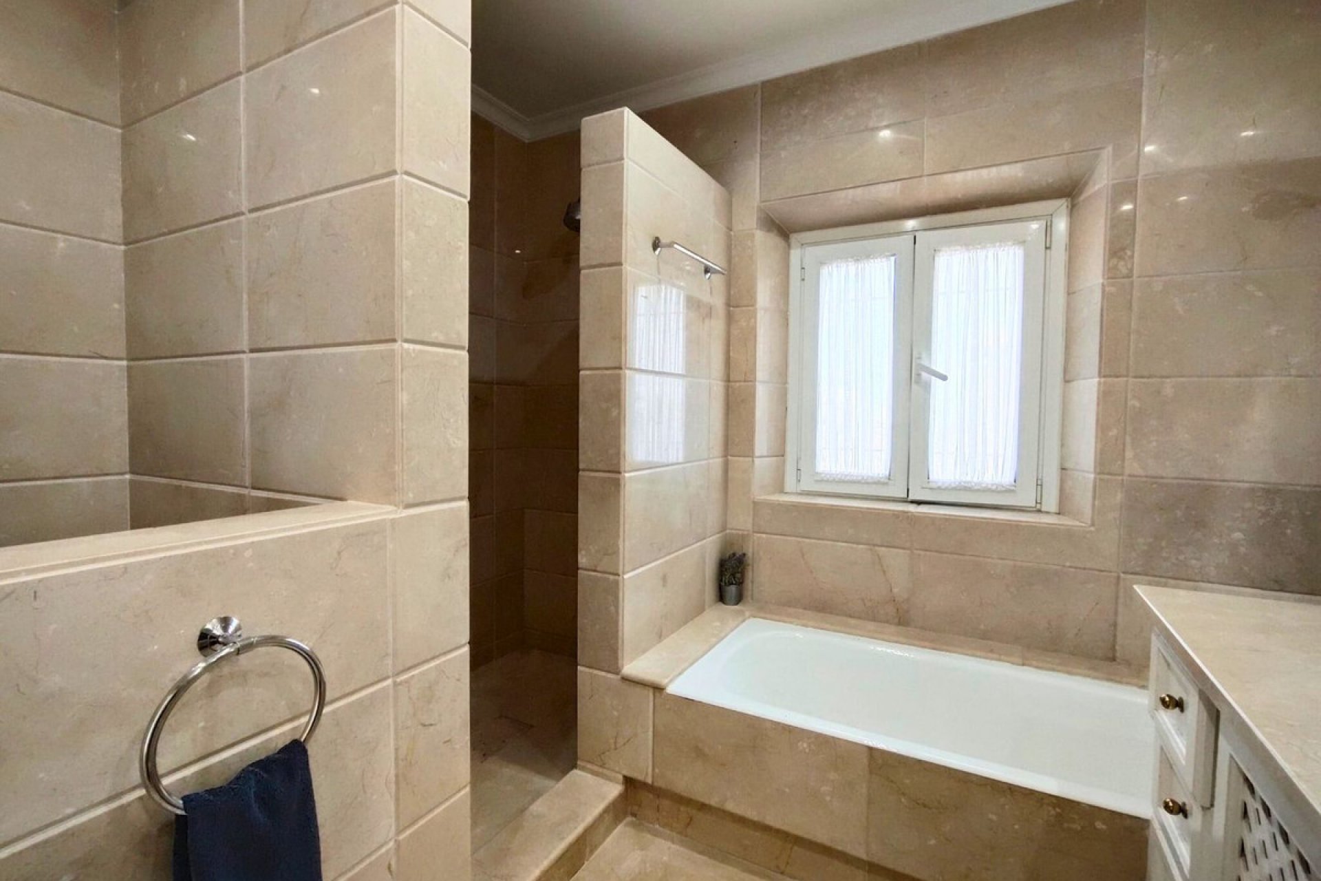 Resale - House - Detached Villa - Sotogrande