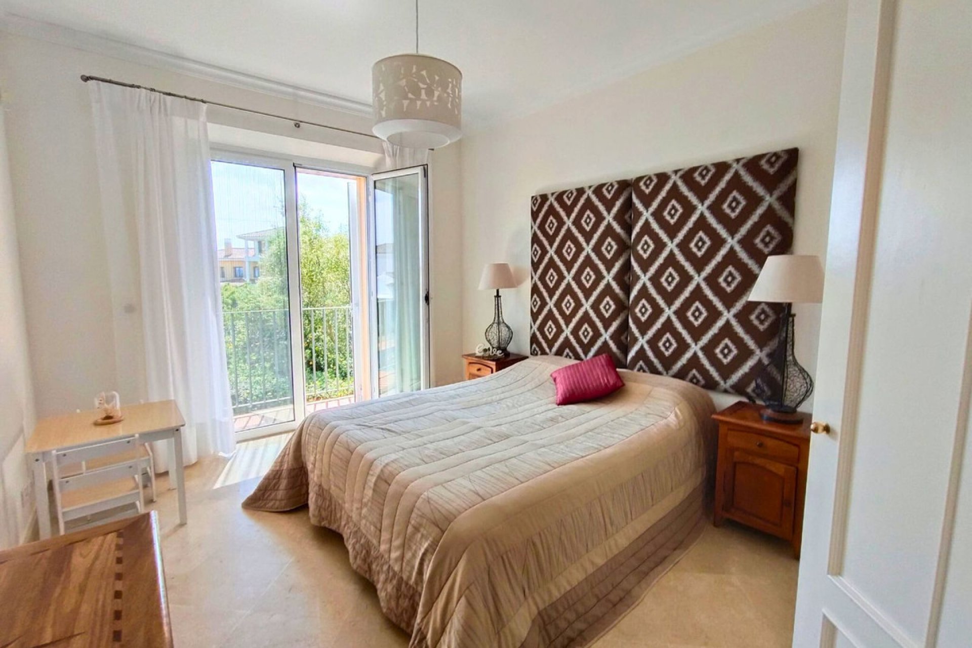 Resale - House - Detached Villa - Sotogrande