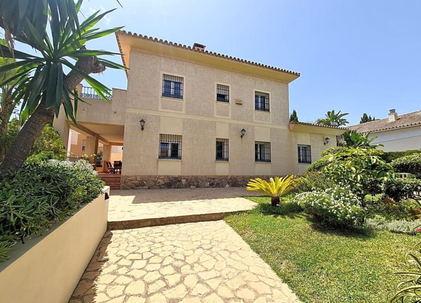 Resale - House - Detached Villa - Torremolinos - Torremolinos Centro