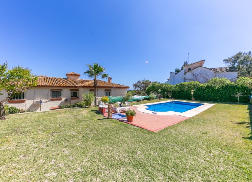 Resale - House - Detached Villa - Torremolinos