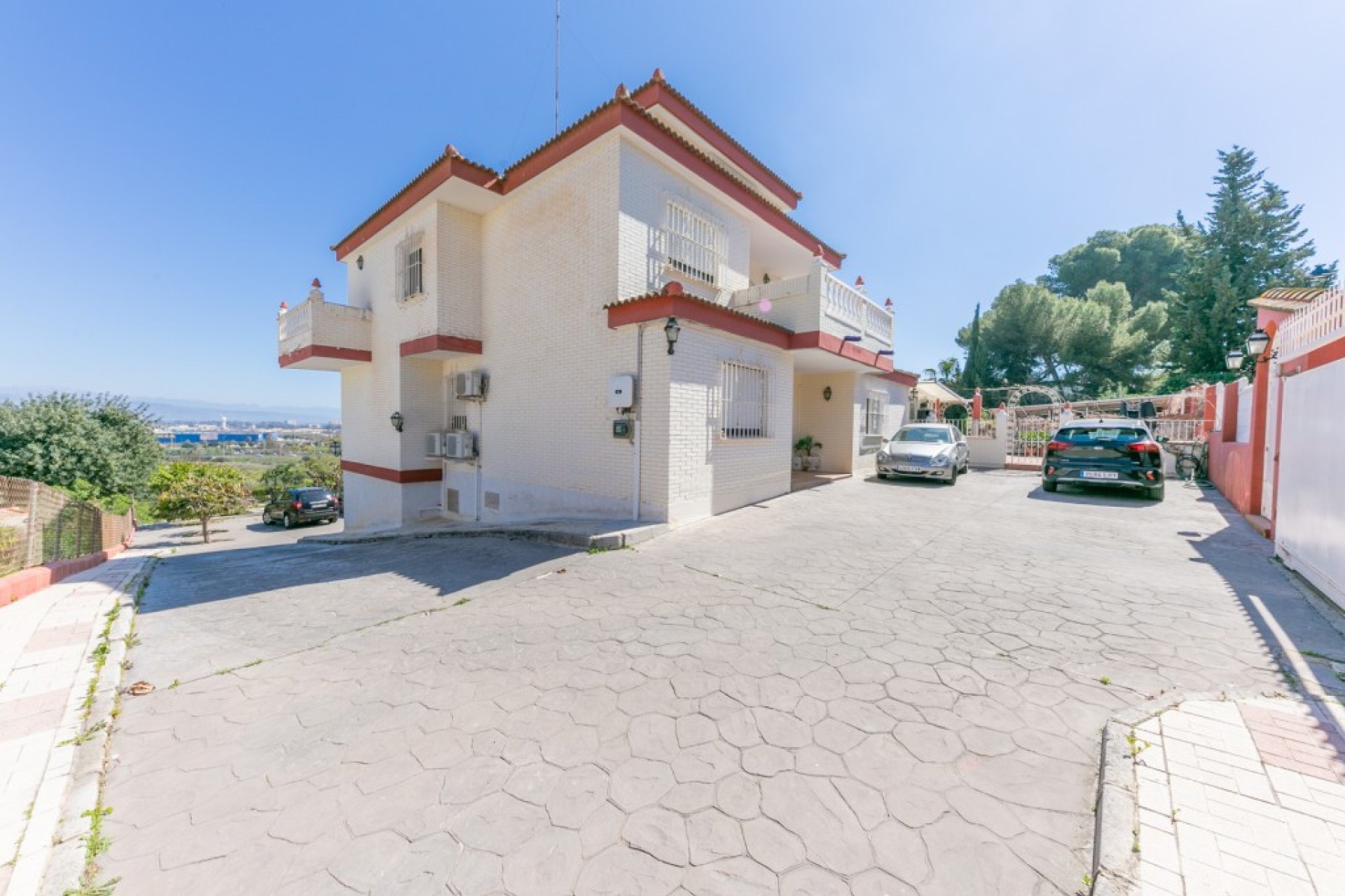 Resale - House - Detached Villa - Torremolinos