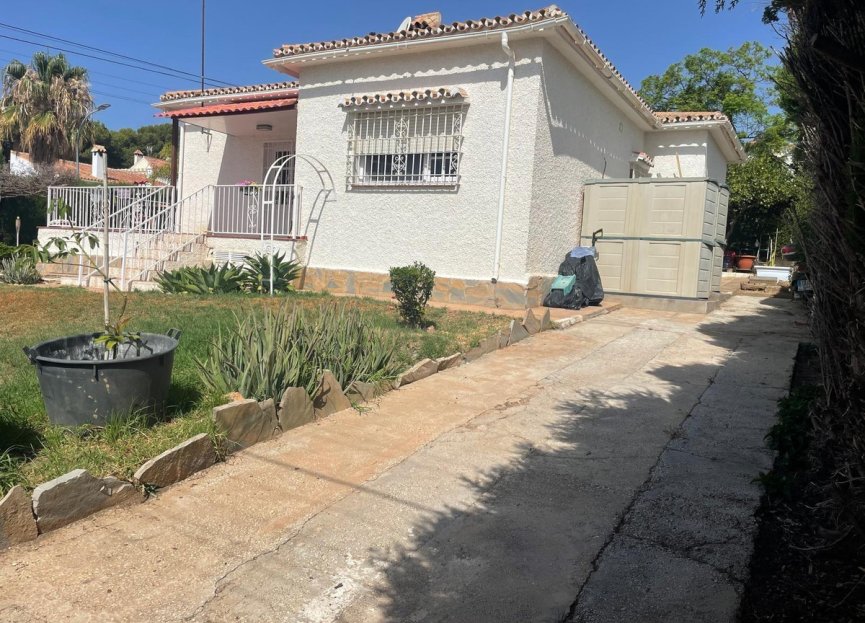 Resale - House - El Pinillo