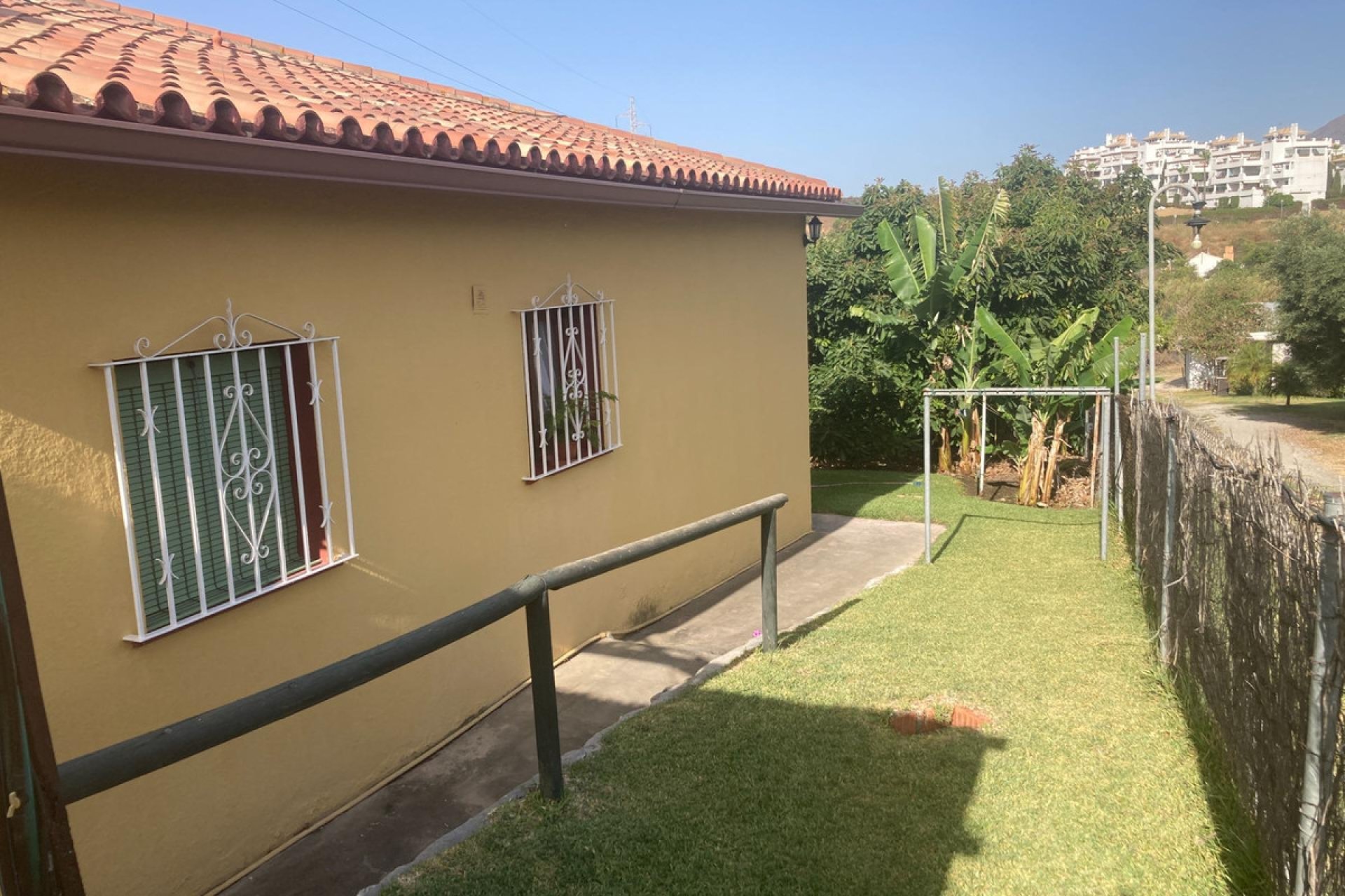 Resale - House - Estepona