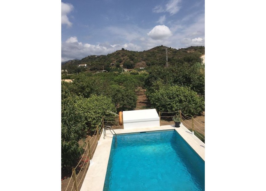 Resale - House - Estepona