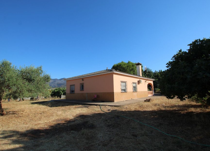 Resale - House - Finca - Cortijo - Alhaurín el Grande - Alhaurín el Grande Centro