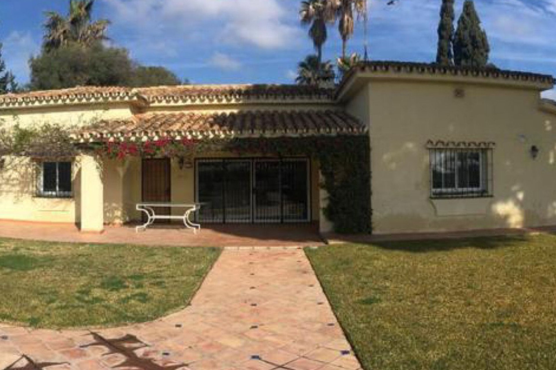 Resale - House - Finca - Cortijo - Estepona - Estepona Centro