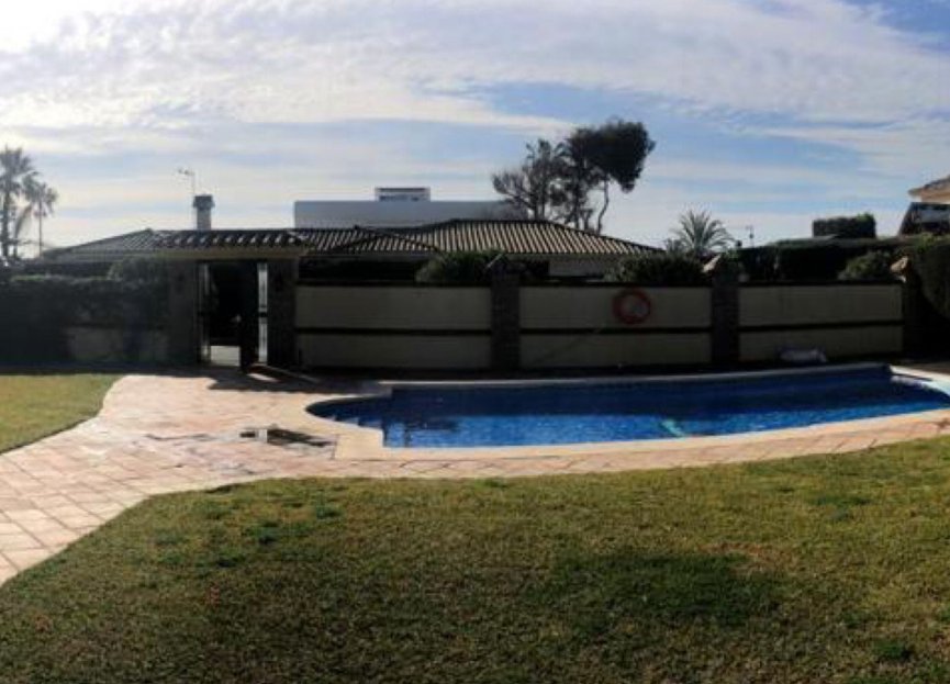 Resale - House - Finca - Cortijo - Estepona - Estepona Centro