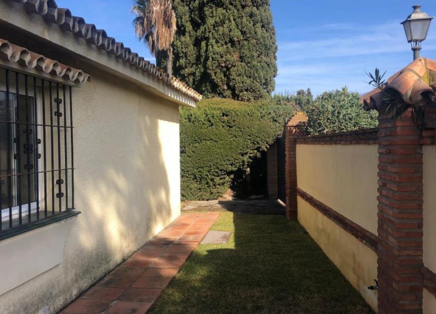 Resale - House - Finca - Cortijo - Estepona - Estepona Centro