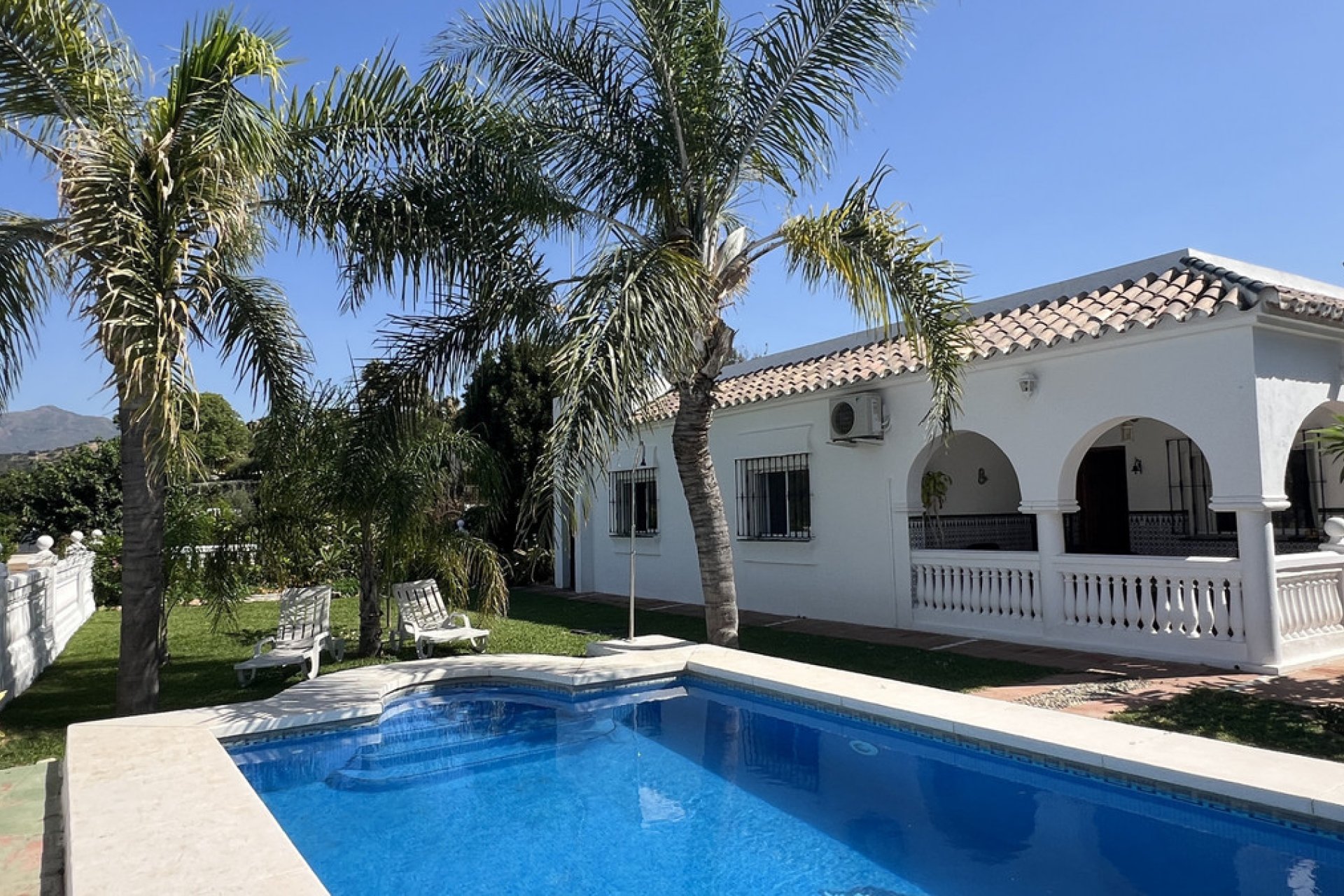 Resale - House - Finca - Cortijo - Estepona - Estepona Centro