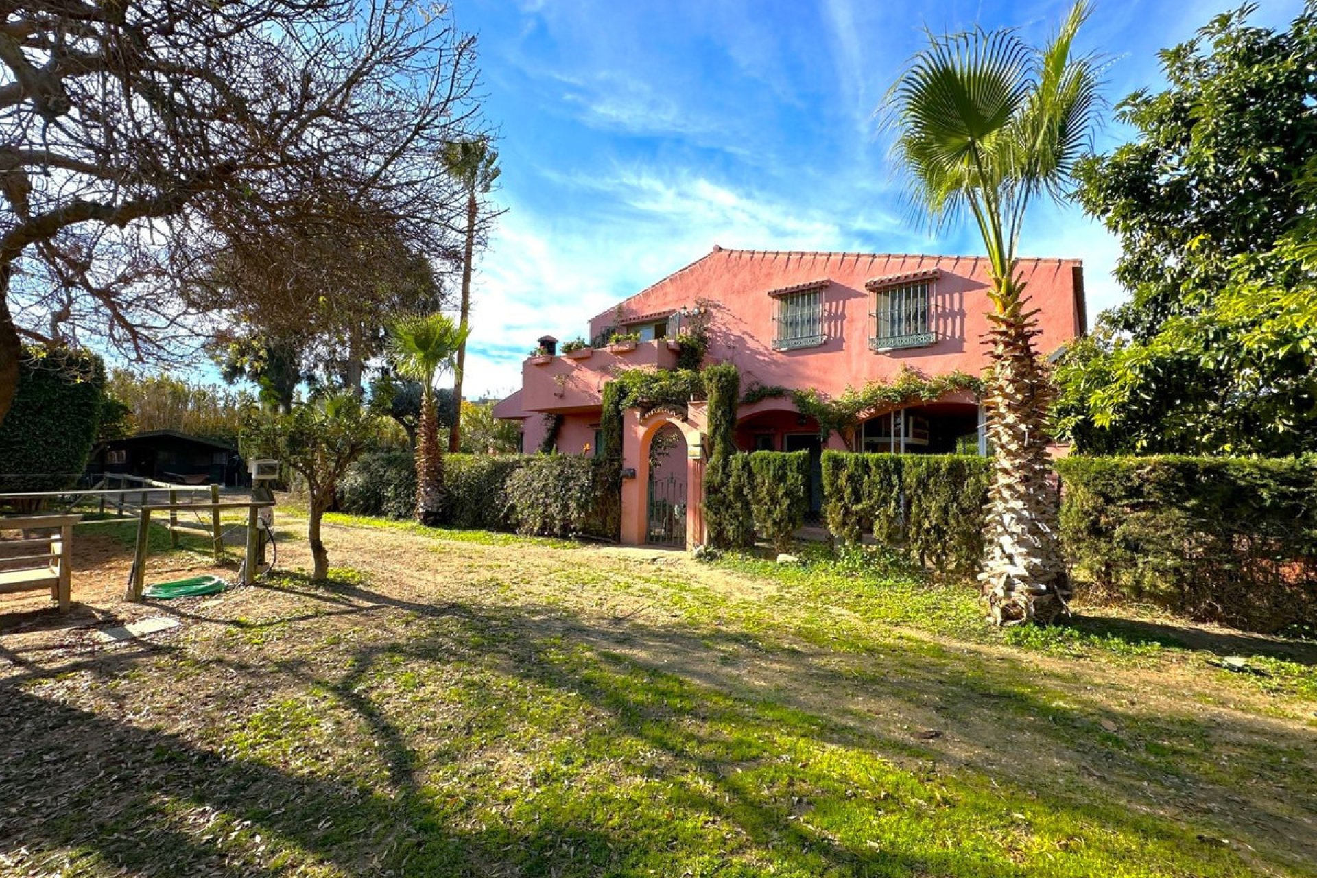 Resale - House - Finca - Cortijo - Estepona - Estepona Centro