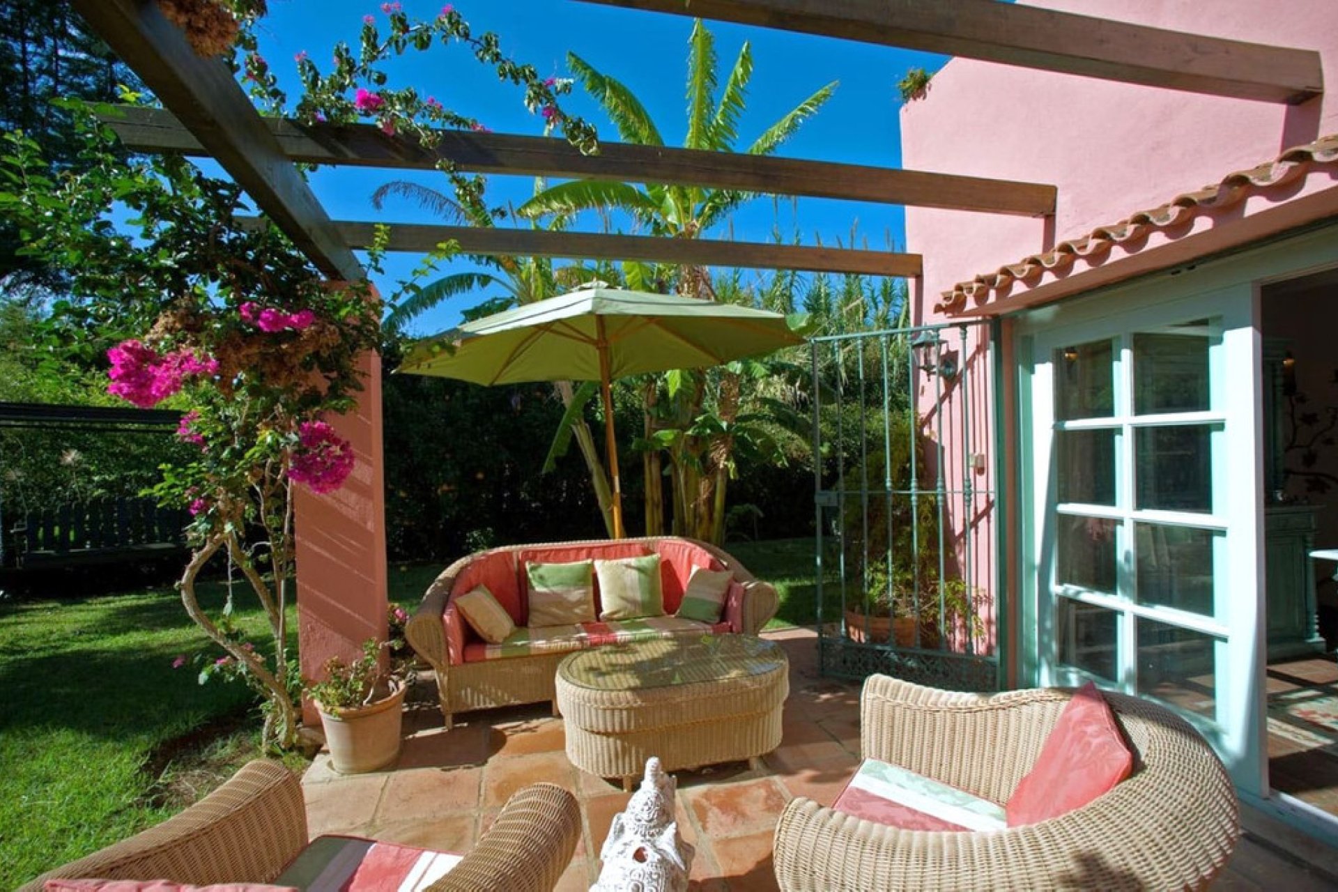 Resale - House - Finca - Cortijo - Estepona - Estepona Centro