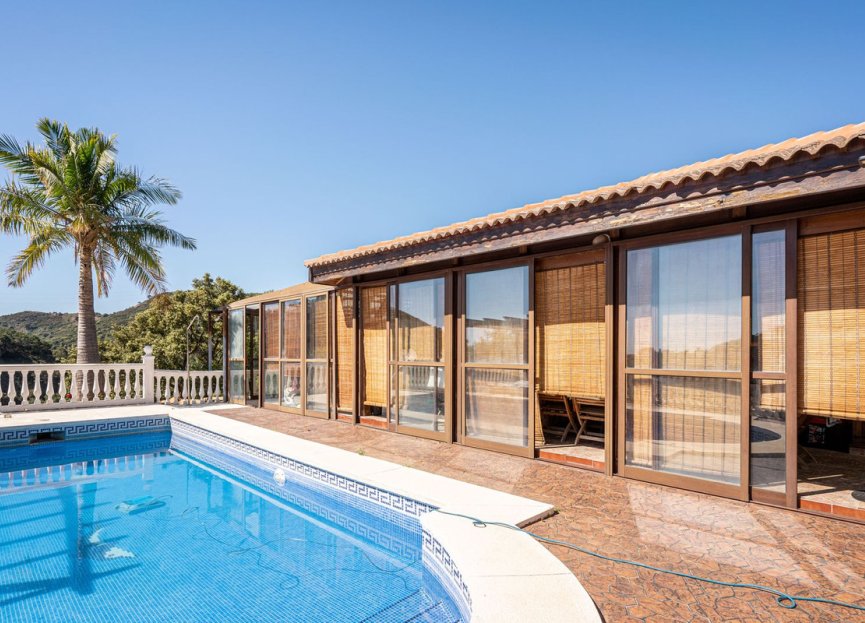 Resale - House - Finca - Cortijo - Estepona - Estepona Centro