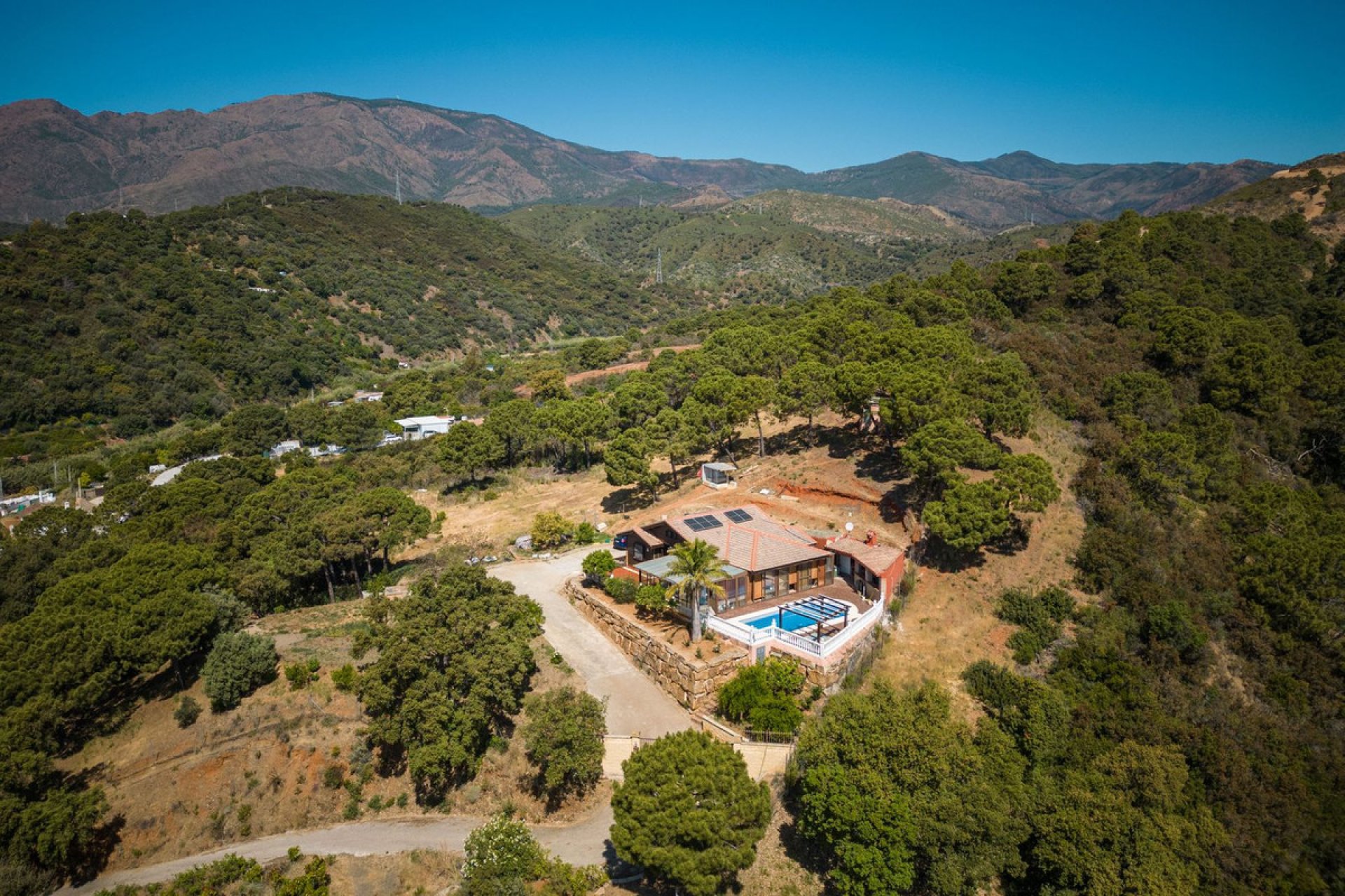 Resale - House - Finca - Cortijo - Estepona - Estepona Centro