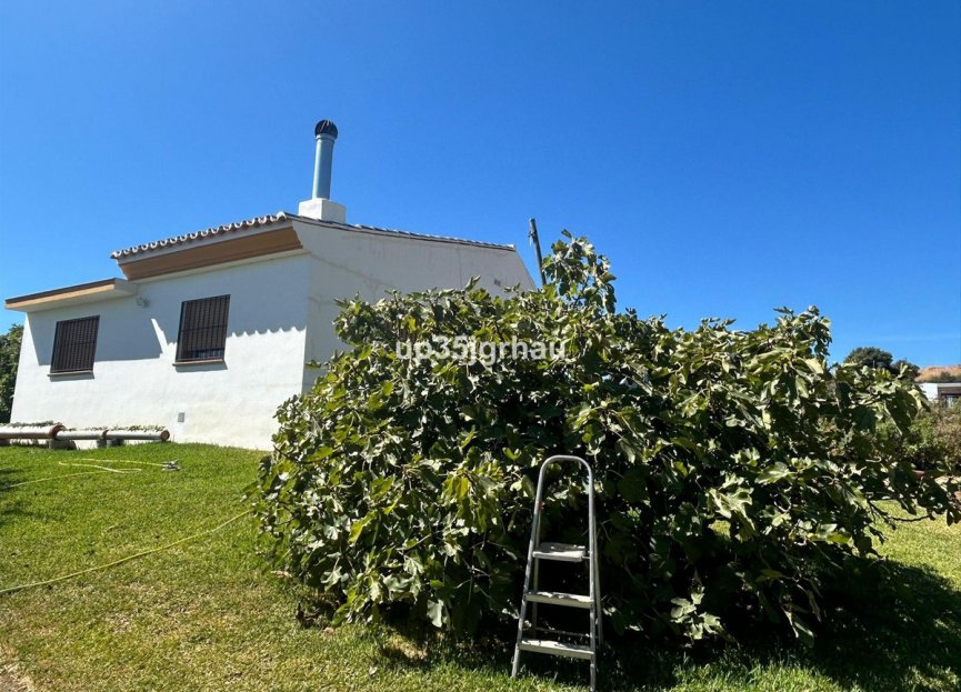 Resale - House - Finca - Cortijo - Estepona - Estepona Centro