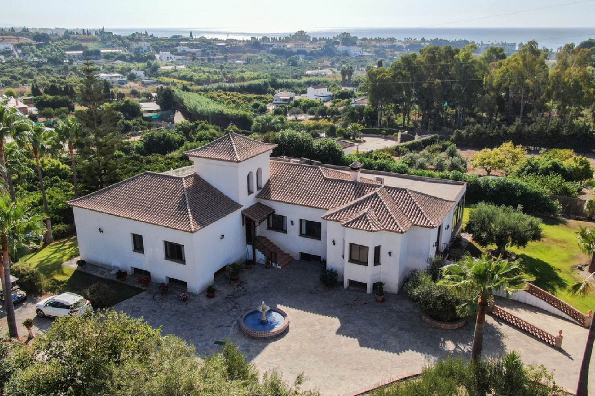 Resale - House - Finca - Cortijo - Estepona - Estepona Centro