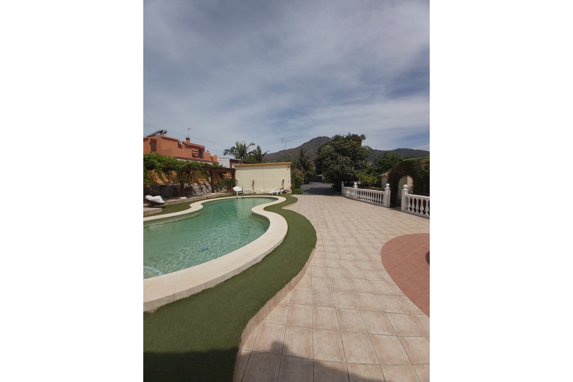 Resale - House - Finca - Cortijo - Estepona - Estepona Centro