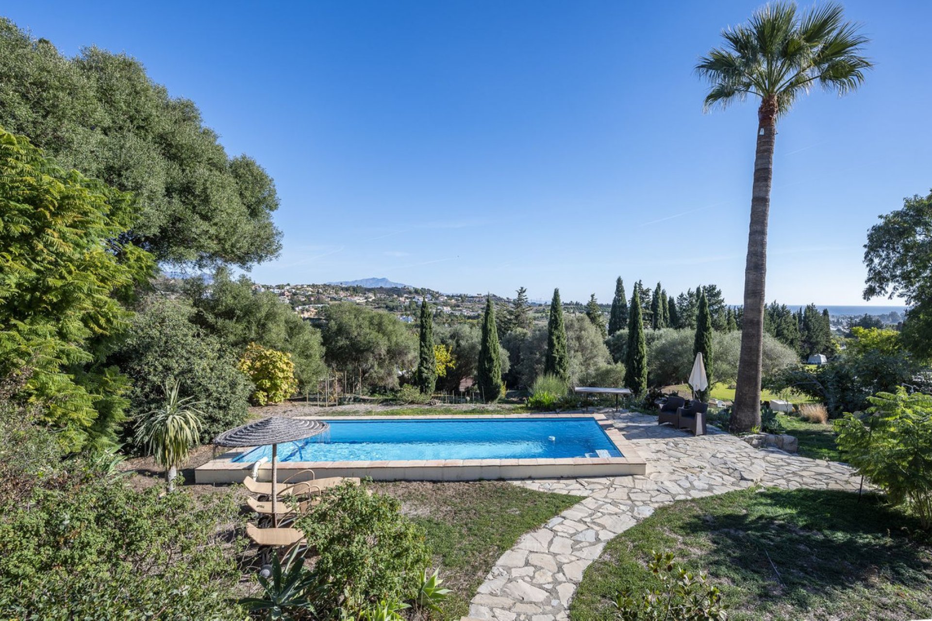 Resale - House - Finca - Cortijo - Estepona - Estepona Centro