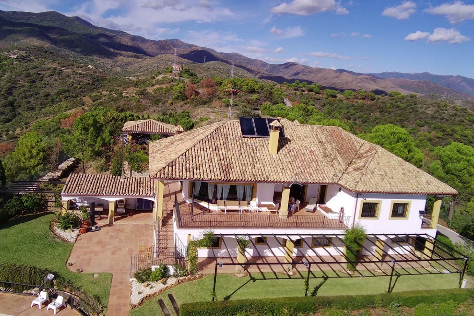 Resale - House - Finca - Cortijo - Estepona - Estepona Centro