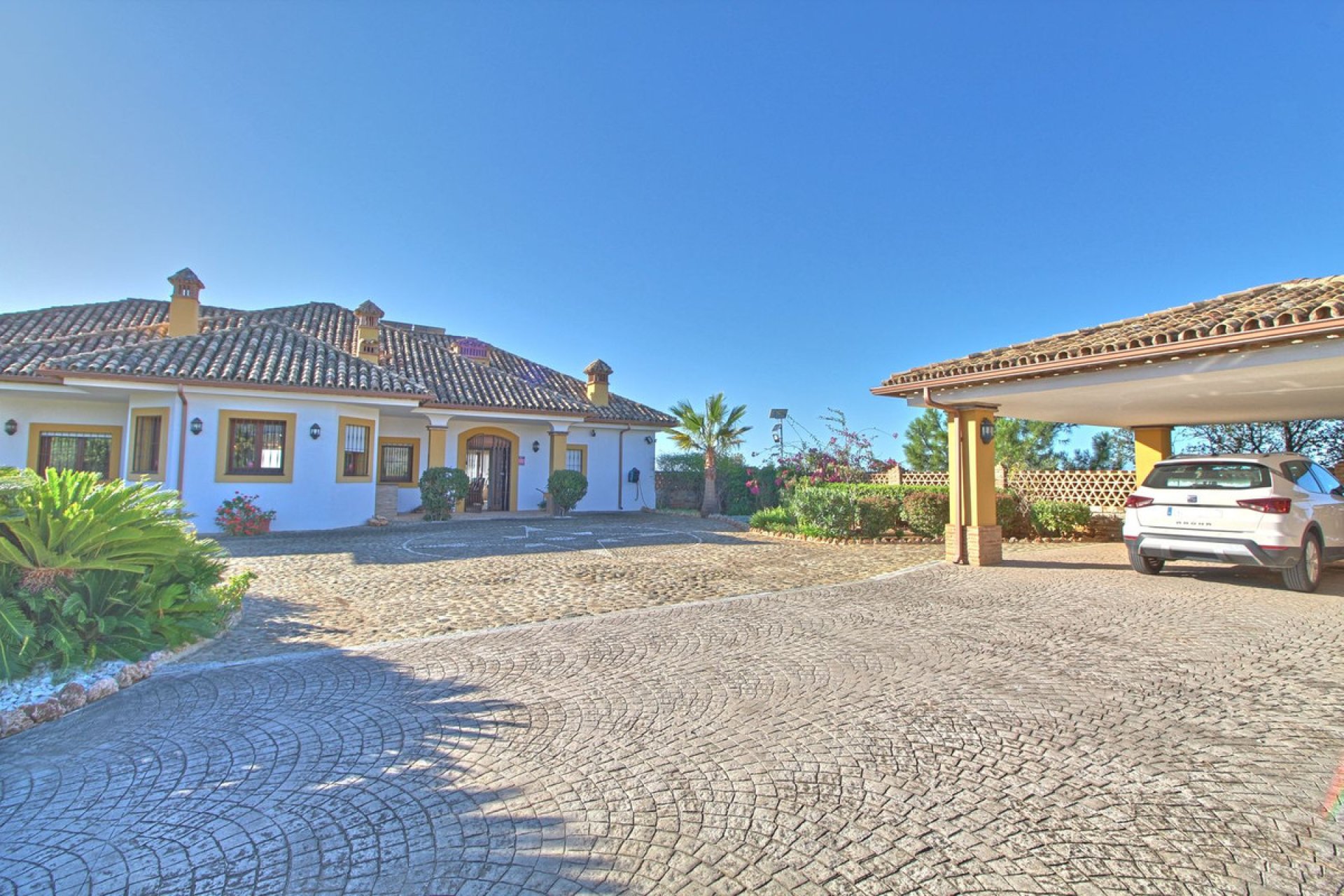 Resale - House - Finca - Cortijo - Estepona - Estepona Centro