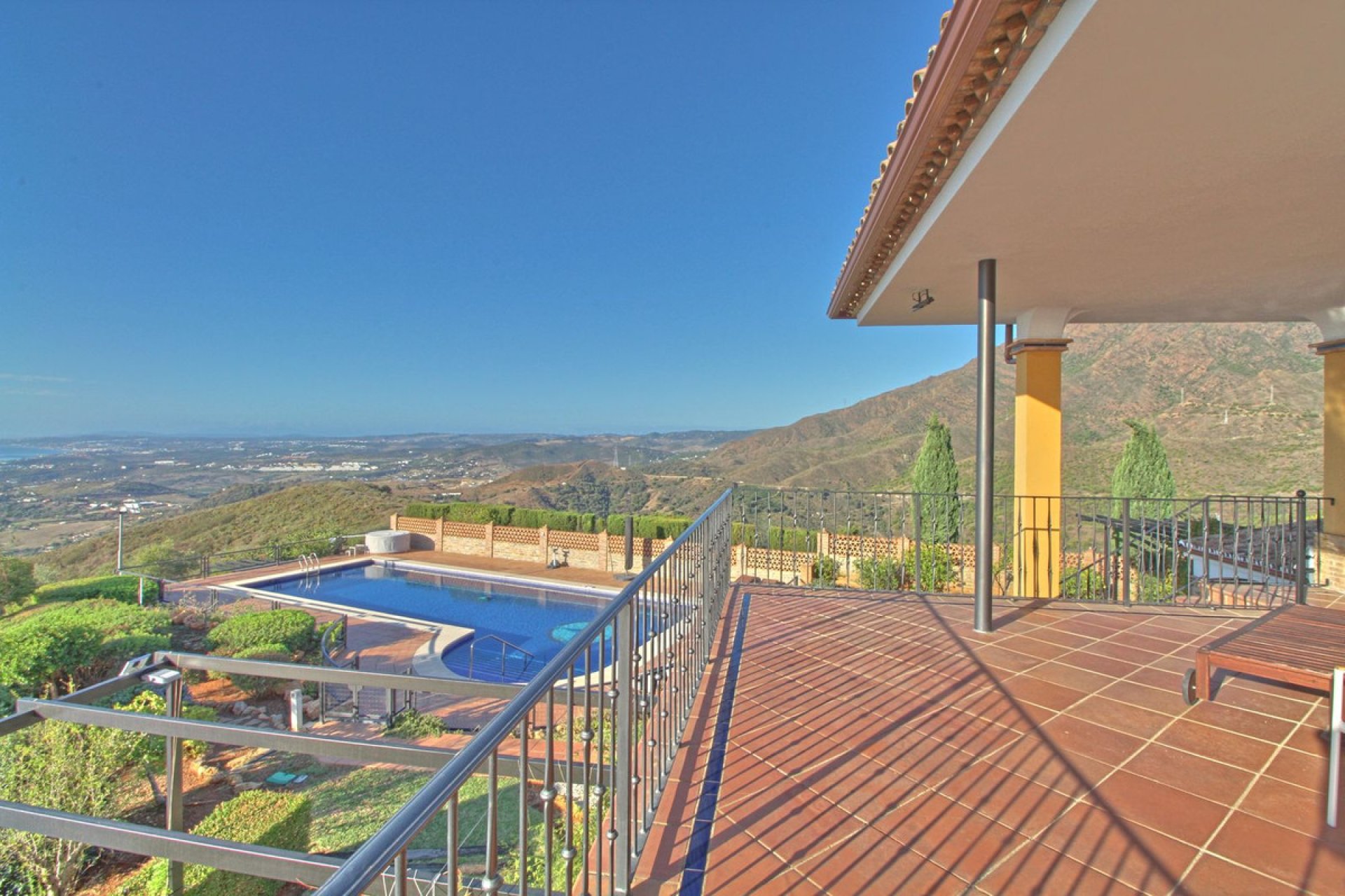 Resale - House - Finca - Cortijo - Estepona - Estepona Centro