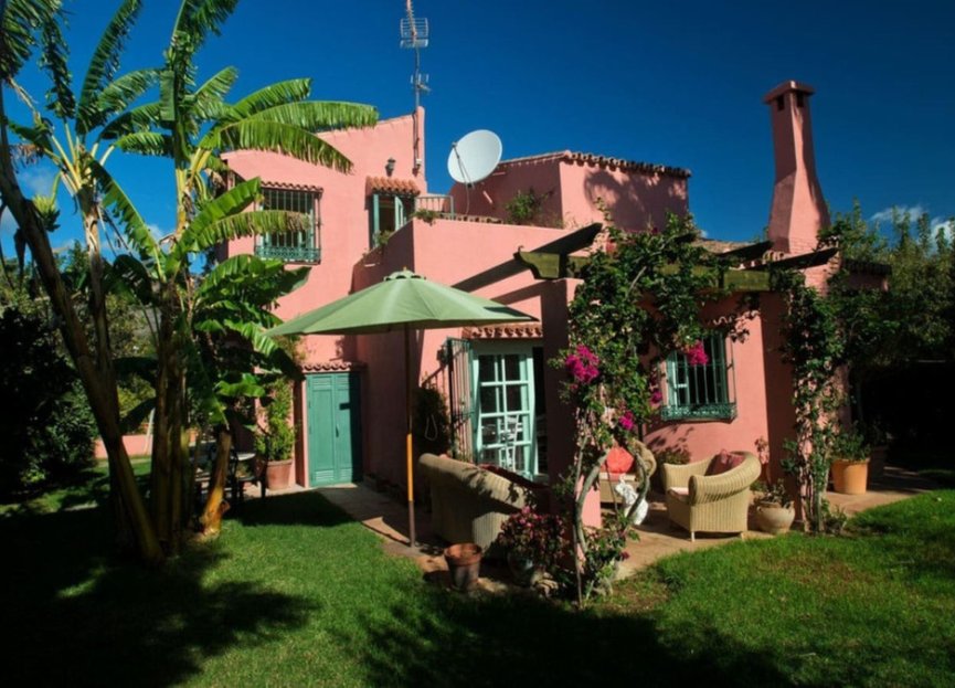 Resale - House - Finca - Cortijo - Estepona - Estepona Centro