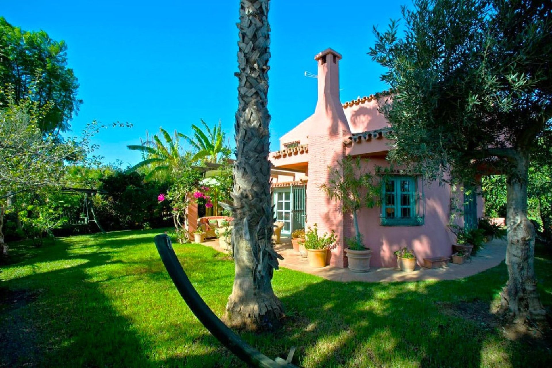 Resale - House - Finca - Cortijo - Estepona - Estepona Centro