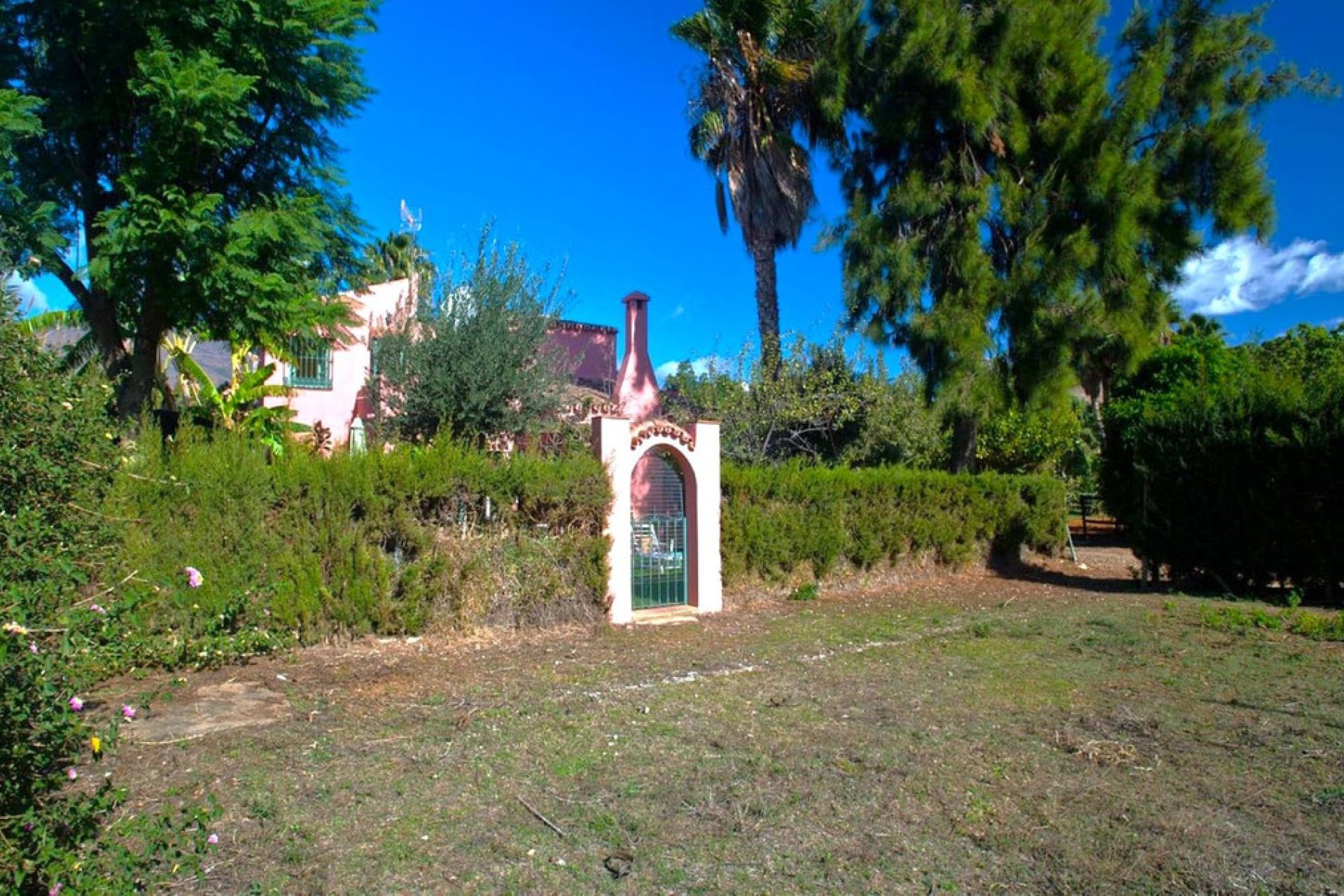 Resale - House - Finca - Cortijo - Estepona - Estepona Centro