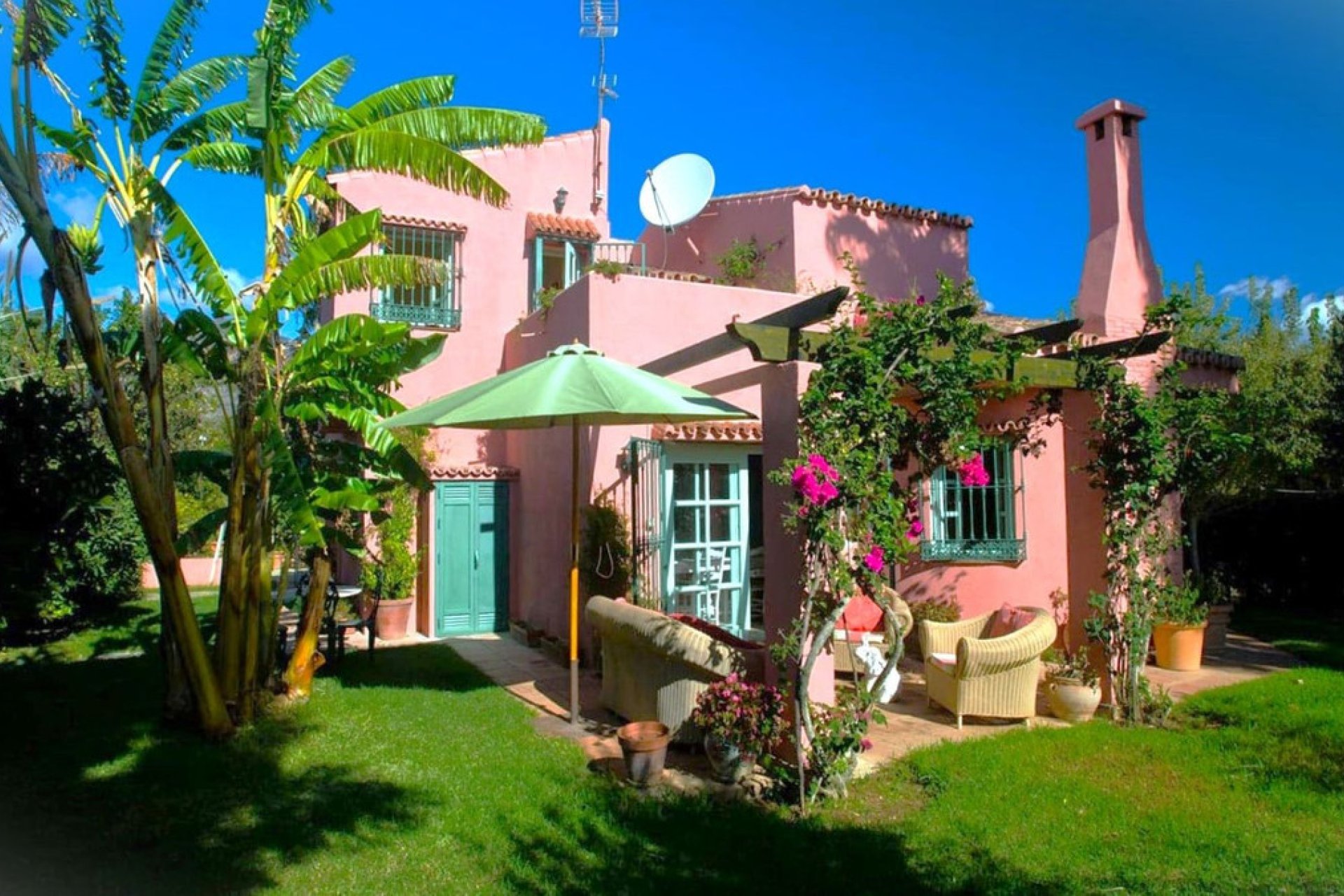 Resale - House - Finca - Cortijo - Estepona - Estepona Centro