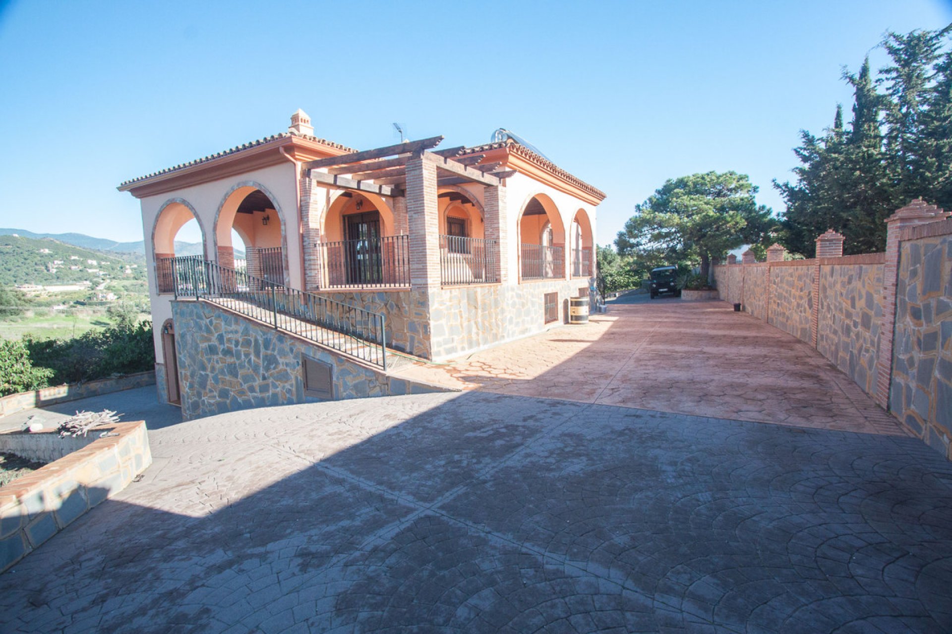 Resale - House - Finca - Cortijo - Estepona - Estepona Centro